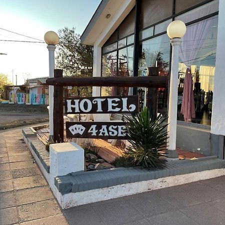 Hotel 4 Ases 엠발세 외부 사진