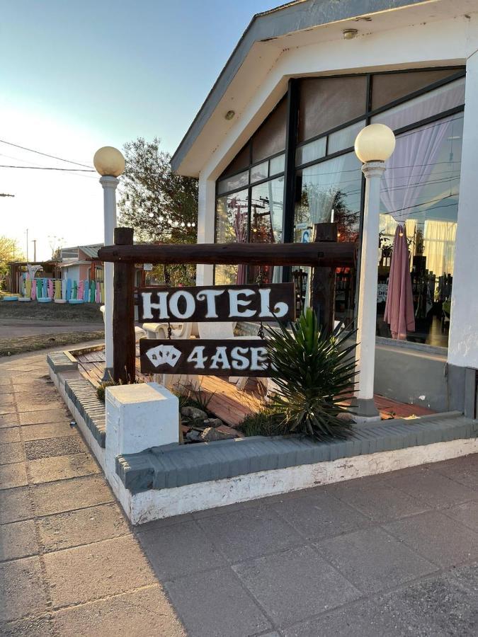 Hotel 4 Ases 엠발세 외부 사진
